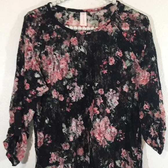 No boundaries Lace Floral Blouse Juniors XL - Picture 2 of 5
